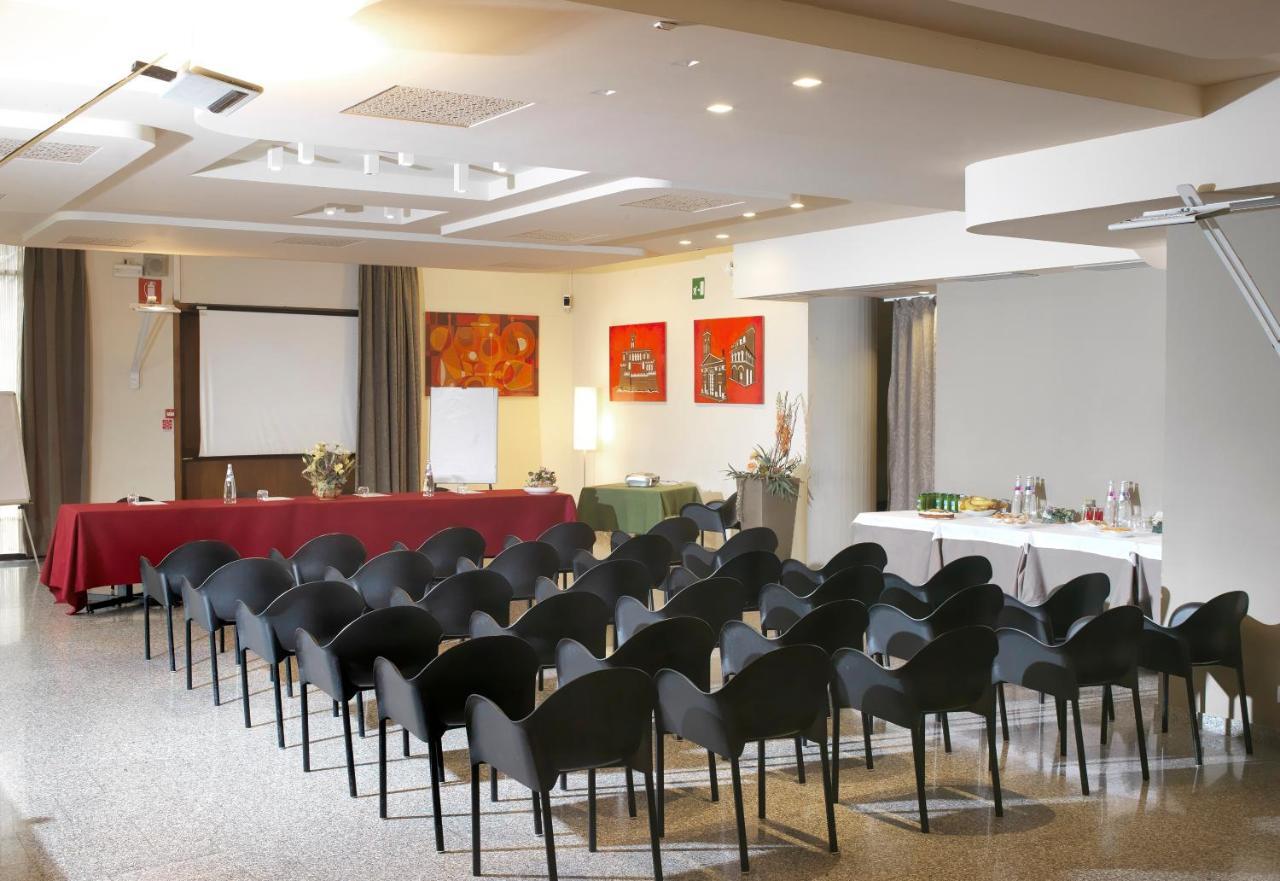 Hotel Ristorante Alcide Poggibonsi Dış mekan fotoğraf
