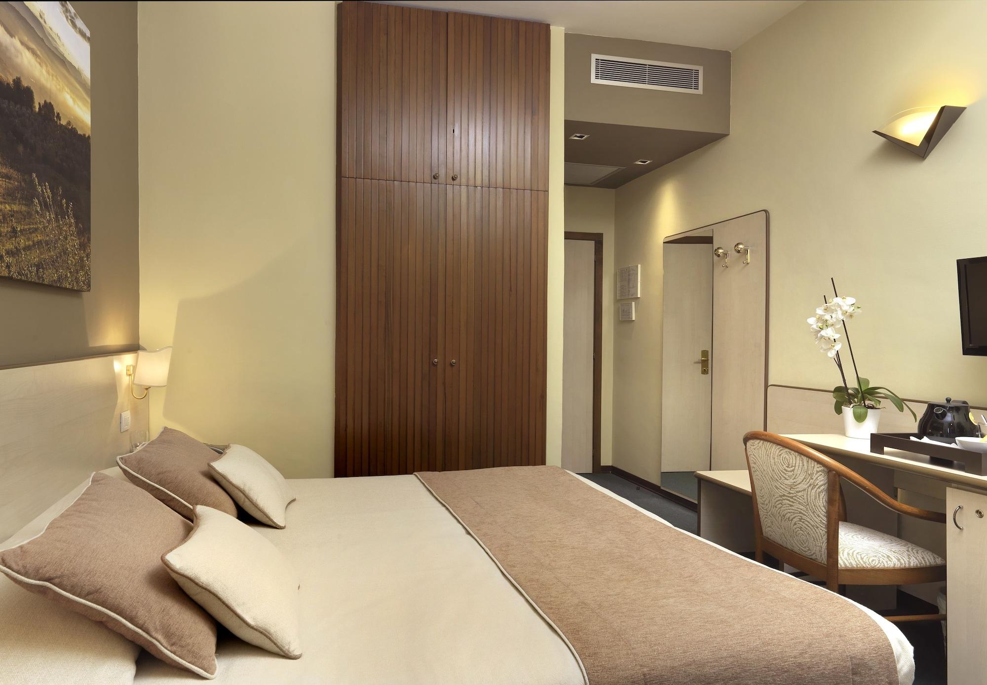Hotel Ristorante Alcide Poggibonsi Dış mekan fotoğraf