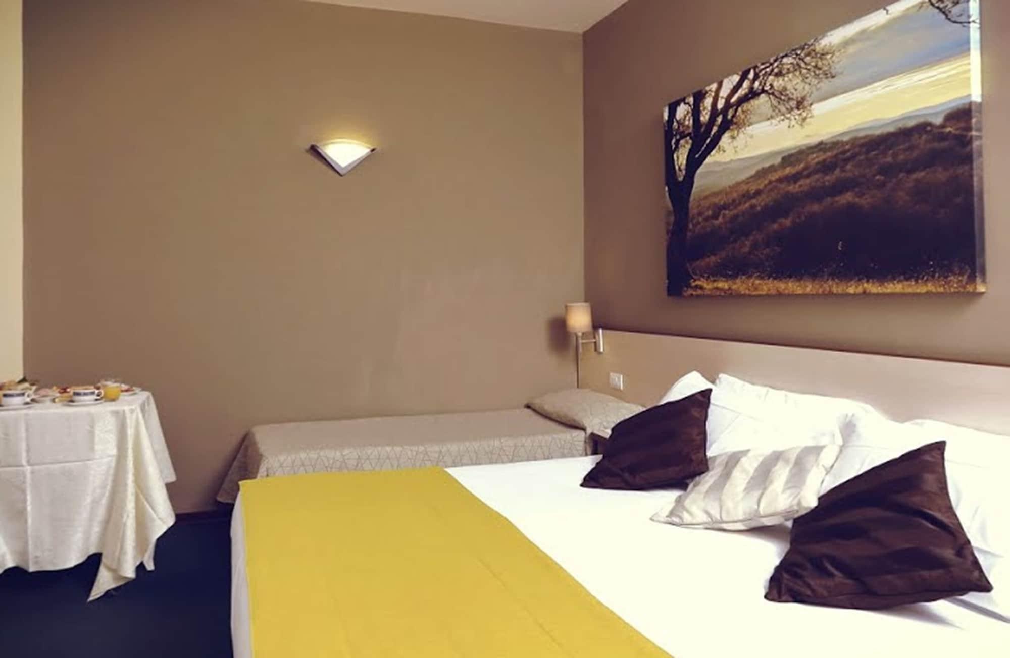 Hotel Ristorante Alcide Poggibonsi Dış mekan fotoğraf