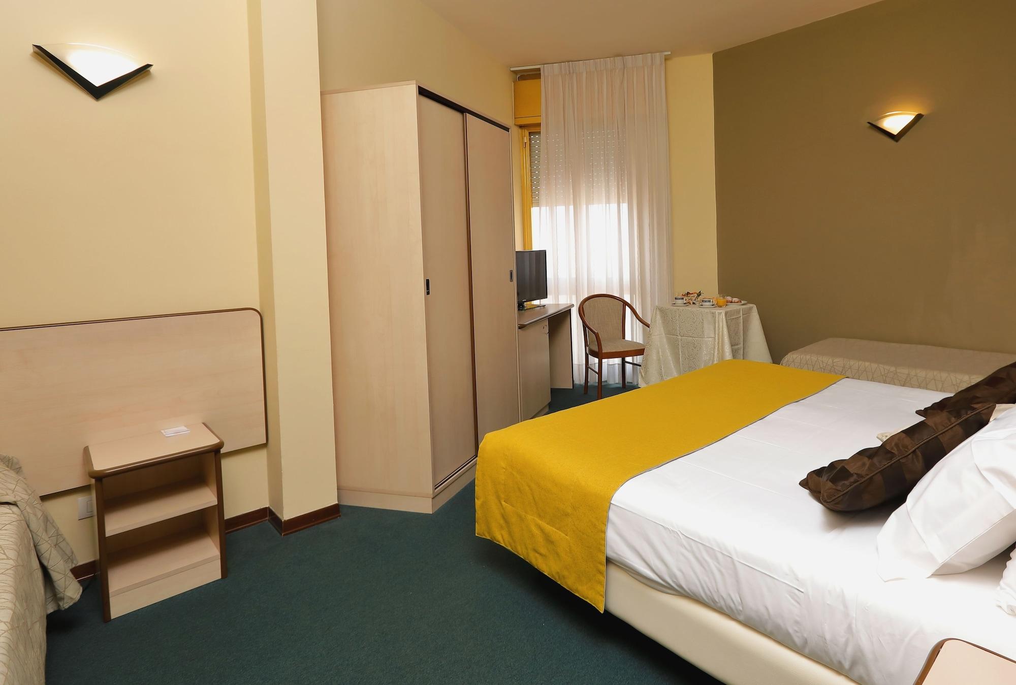 Hotel Ristorante Alcide Poggibonsi Dış mekan fotoğraf