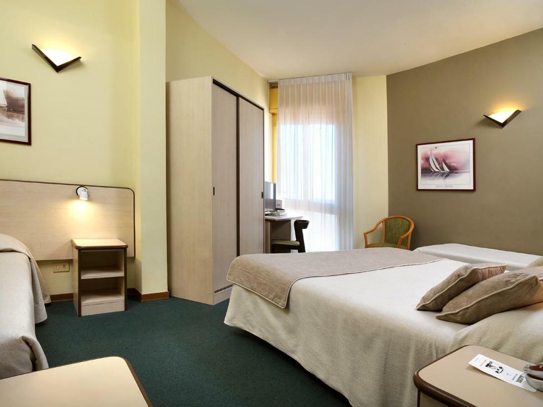 Hotel Ristorante Alcide Poggibonsi Dış mekan fotoğraf